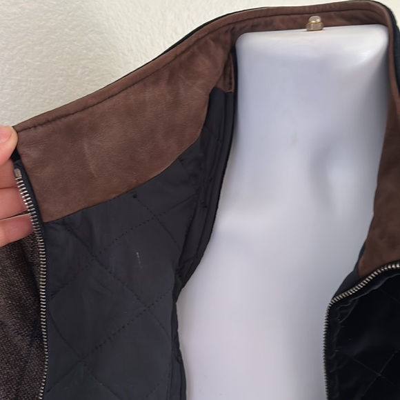 Façonnable men’s jacket. With removable velvet quilted detailing on inside - Picture 10 of 14